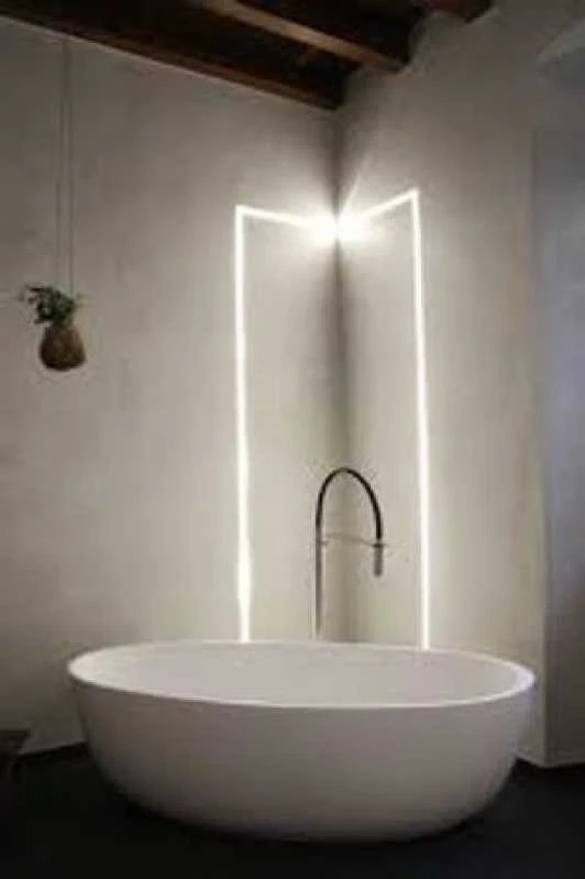 iluminação em banheiro