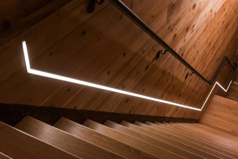 iluminação escada com led