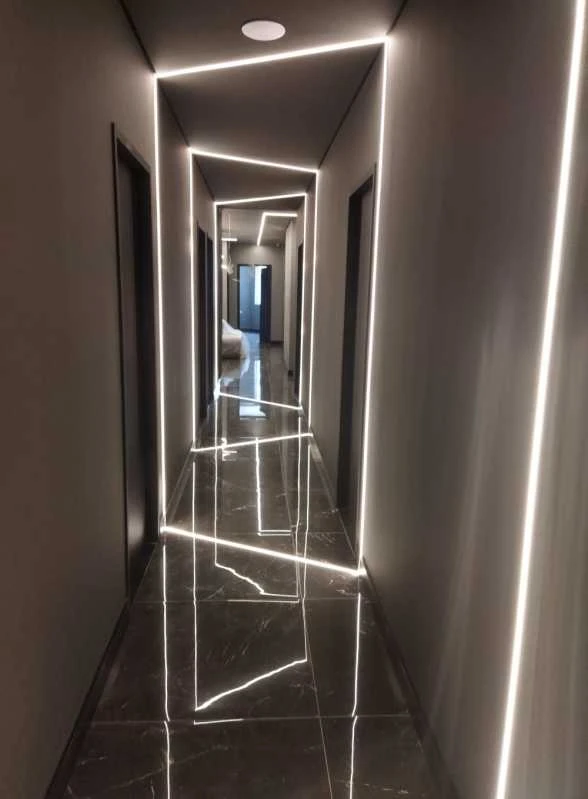 iluminação para corredor externo