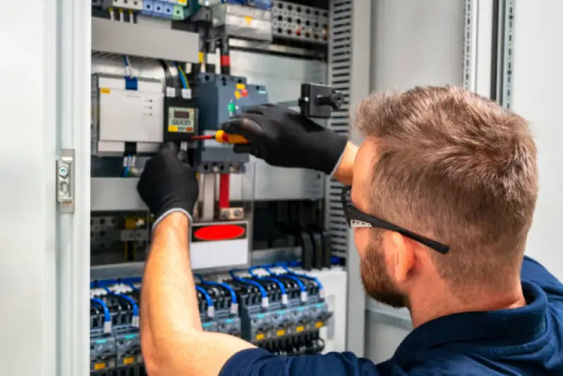 manutenção de painel elétrico