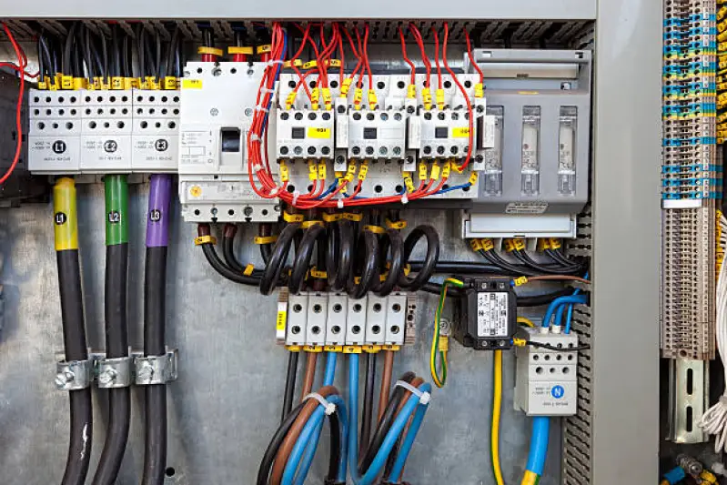 projeto de circuito elétrico